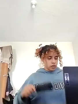 EmmaMelissa0521 online show from January 31, 2026, 7:12 pm