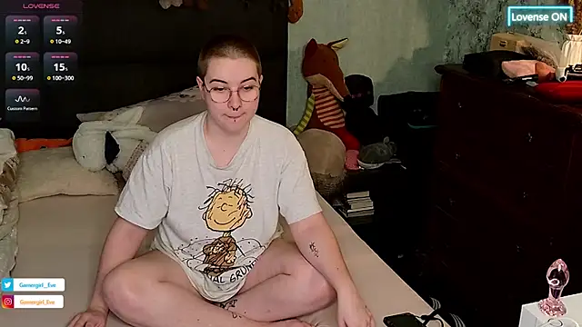 Snapshot of GamerGirl_Eve chatting on March 20, 2025, 7:14 pm GamerGirl Eve online show from March 20, 2025, 7:14 pm