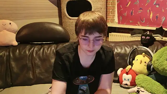 Snapshot of GamerGirl_Eve chatting on October 10, 2025, 6:42 pm GamerGirl Eve online show from October 10, 2025, 6:42 pm