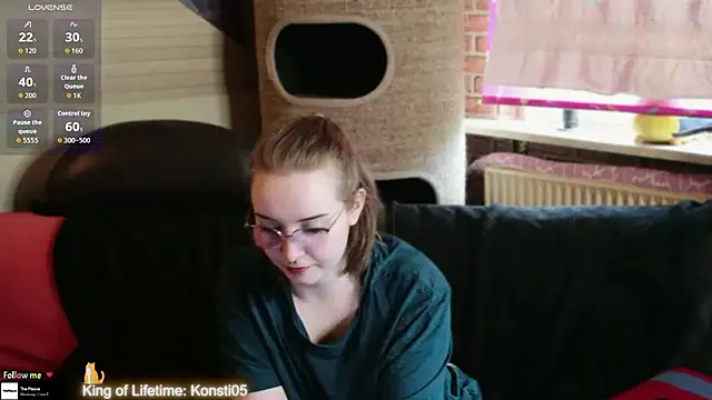 Snapshot of GamerGirl_Eve chatting on June 13, 2026, 5:22 pm GamerGirl Eve online show from June 13, 2026, 5:22 pm