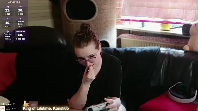 Snapshot of GamerGirl_Eve chatting on June 16, 2026, 4:07 pm GamerGirl Eve online show from June 16, 2026, 4:07 pm