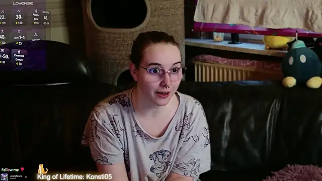 Snapshot of GamerGirl_Eve chatting on July 5, 2026, 7:43 pm GamerGirl Eve online show from July 5, 2026, 7:43 pm