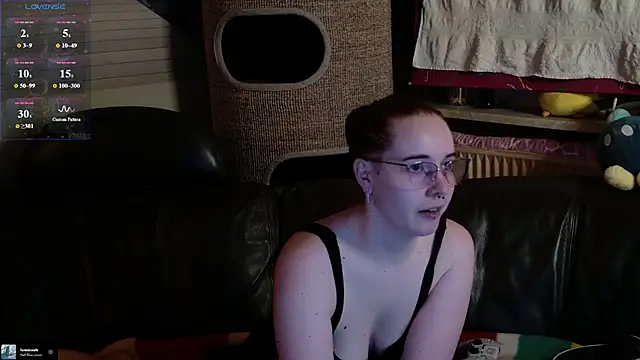 Snapshot of GamerGirl_Eve chatting on July 17, 2026, 8:28 pm GamerGirl Eve online show from July 17, 2026, 8:28 pm