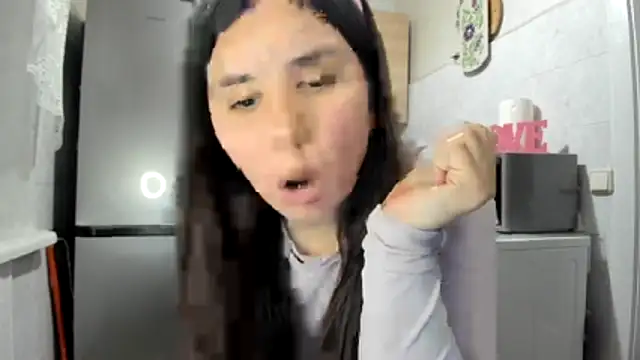 Snapshot of MiaMarrone chatting on November 14, 2025, 9:07 pm MiaMarrone online show from November 14, 2025, 9:07 pm