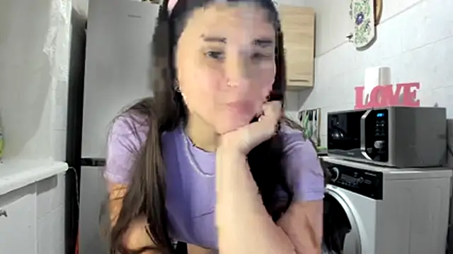 Snapshot of MiaMarrone chatting on December 16, 2025, 6:01 pm MiaMarrone online show from December 16, 2025, 6:01 pm