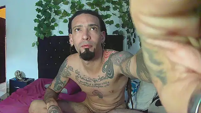 caribbeanlover1 online show from May 6, 2026, 8:13 pm