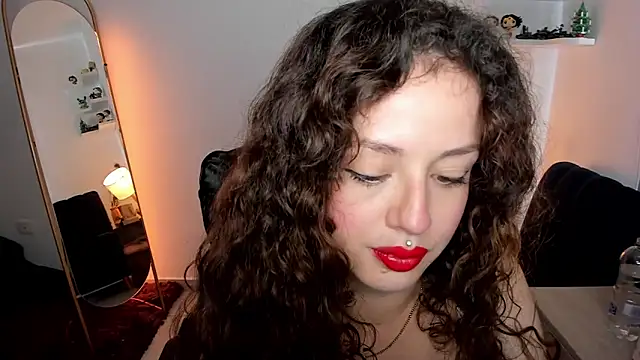 Cassandra Caiin online show from May 7, 2026, 10:02 pm
