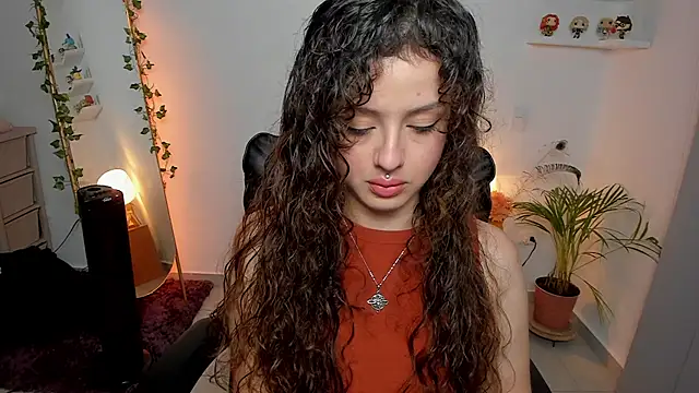 Snapshot of Cassandra_Caiin chatting on June 12, 2026, 4:10 am Cassandra Caiin online show from June 12, 2026, 4:10 am