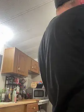 Snapshot of smokeymt420 chatting on November 27, 2025, 9:21 am smokeymt420 online show from November 27, 2025, 9:21 am