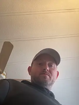 Snapshot of smokeymt420 chatting on December 14, 2025, 6:35 pm smokeymt420 online show from December 14, 2025, 6:35 pm