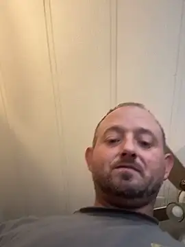 Snapshot of smokeymt420 chatting on December 4, 2025, 7:35 pm smokeymt420 online show from December 4, 2025, 7:35 pm