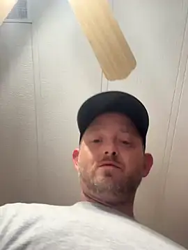 Snapshot of smokeymt420 chatting on November 22, 2025, 9:35 pm smokeymt420 online show from November 22, 2025, 9:35 pm