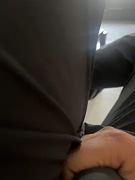 Snapshot of bigshow112 chatting on January 13, 2025, 7:11 am bigshow112 online show from January 13, 2025, 7:11 am