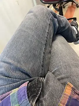 Snapshot of bigshow112 chatting on December 3, 2024, 8:22 am bigshow112 online show from December 3, 2024, 8:22 am