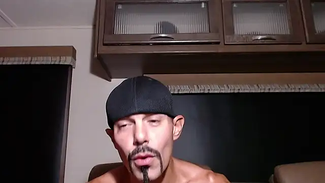 Snapshot of ThickD2C chatting on July 5, 2026, 7:32 pm ThickD2C online show from July 5, 2026, 7:32 pm