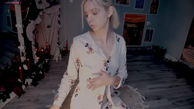 Careful i bite online show from October 29, 2025, 6:01 am