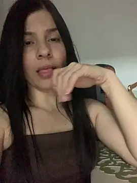 Estefani 32 online show from August 2, 2026, 2:54 am