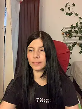 Estefani 32 online show from June 23, 2026, 5:22 pm