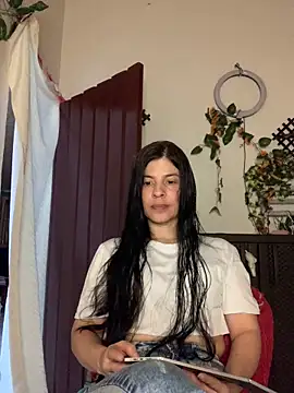 Estefani 32 online show from June 30, 2026, 3:56 pm