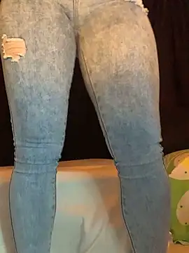 Snapshot of Estefani_32 chatting on March 8, 2026, 3:48 pm Estefani 32 online show from March 8, 2026, 3:48 pm