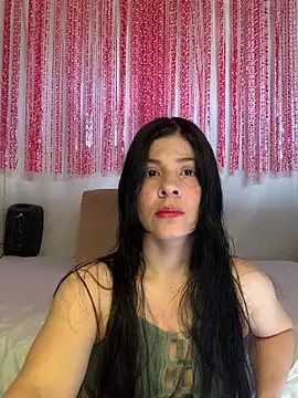 Snapshot of Estefani_32 chatting on March 18, 2026, 7:26 pm Estefani 32 online show from March 18, 2026, 7:26 pm