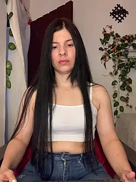 Estefani 32 online show from July 10, 2026, 2:39 pm
