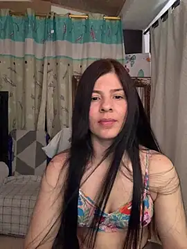 Estefani 32 online show from July 31, 2026, 8:39 pm