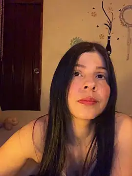 Snapshot of Estefani_32 chatting on March 16, 2026, 5:59 pm Estefani 32 online show from March 16, 2026, 5:59 pm
