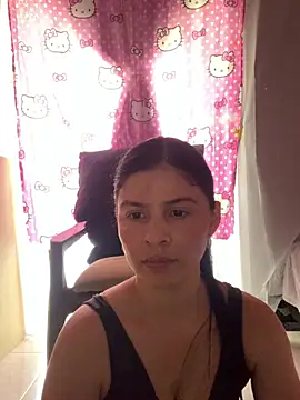Estefani 32 online show from June 24, 2026, 4:38 pm