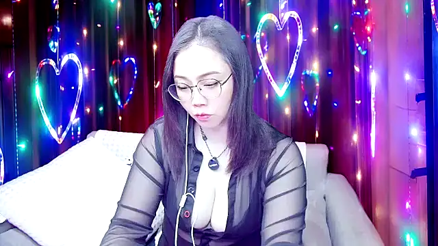 Snapshot of Giuliam chatting on February 12, 2026, 12:05 pm Giuliam online show from February 12, 2026, 12:05 pm