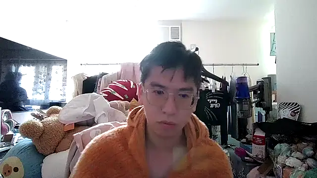 Snapshot of charlie_xdd chatting on February 21, 2026, 7:10 am charlie xdd online show from February 21, 2026, 7:10 am