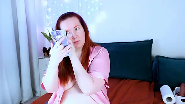 GoddessLara online show from December 20, 2025, 11:07 pm