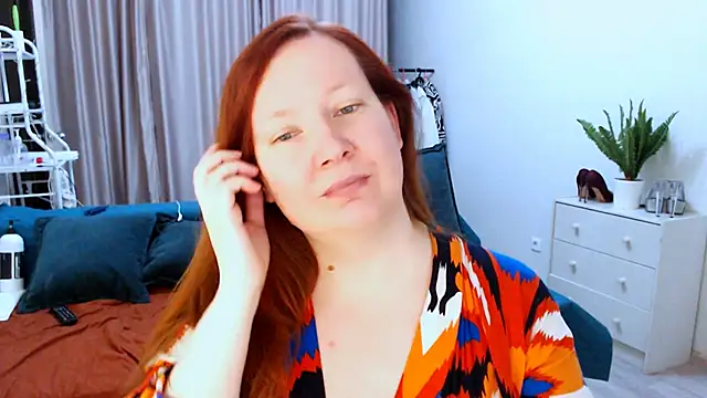 Snapshot of GoddessLara chatting on October 14, 2025, 12:06 pm GoddessLara online show from October 14, 2025, 12:06 pm