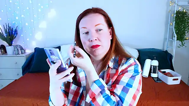 Snapshot of GoddessLara chatting on November 30, 2025, 11:05 pm GoddessLara online show from November 30, 2025, 11:05 pm