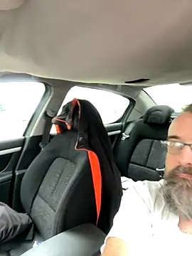 Snapshot of jim470 chatting on October 4, 2025, 7:43 am jim470 online show from October 4, 2025, 7:43 am