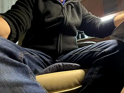 Snapshot of translove chatting on November 9, 2025, 7:01 am translove online show from November 9, 2025, 7:01 am