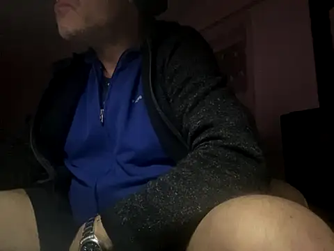 Snapshot of translove chatting on December 2, 2025, 6:15 am translove online show from December 2, 2025, 6:15 am