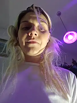 Snapshot of ScarletCallings420 chatting on February 27, 2025, 7:37 pm ScarletCallings420 online show from February 27, 2025, 7:37 pm