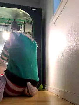 Snapshot of ScarletCallings420 chatting on February 25, 2025, 5:51 pm ScarletCallings420 online show from February 25, 2025, 5:51 pm