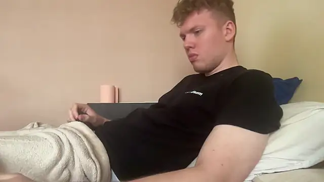 Snapshot of sexybooii6968 chatting on May 17, 2026, 10:37 am sexybooii6968 online show from May 17, 2026, 10:37 am