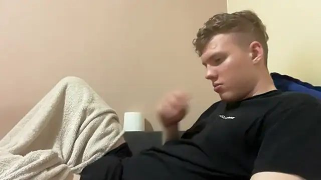 Snapshot of sexybooii6968 chatting on October 24, 2025, 4:39 pm sexybooii6968 online show from October 24, 2025, 4:39 pm