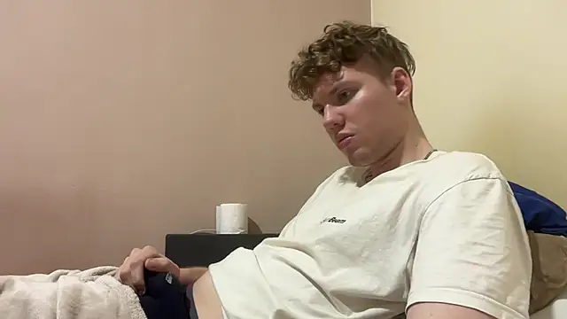 sexybooii6968 online show from December 16, 2025, 2:43 pm