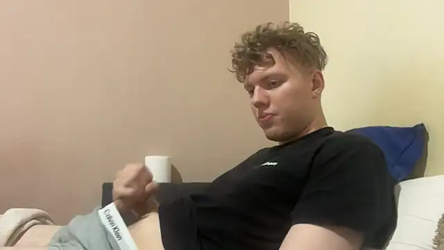 Snapshot of sexybooii6968 chatting on December 1, 2025, 2:51 pm sexybooii6968 online show from December 1, 2025, 2:51 pm