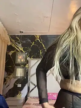 scarlett sexx69 online show from October 13, 2025, 6:42 pm