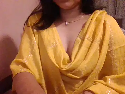 Snapshot of Pinky_4 chatting on November 28, 2025, 4:40 pm Pinky 4 online show from November 28, 2025, 4:40 pm