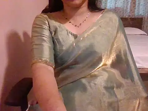 Snapshot of Pinky_4 chatting on November 17, 2025, 11:47 am Pinky 4 online show from November 17, 2025, 11:47 am