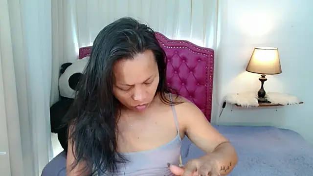 DreamLADYBOY online show from May 5, 2026, 3:31 am