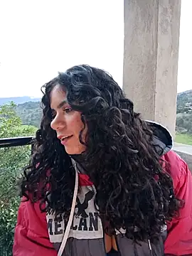 Simone Miller online show from November 29, 2025, 9:59 pm