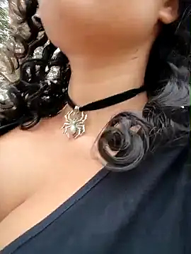 Simone Miller online show from October 25, 2025, 4:18 pm