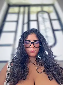 Simone Miller online show from June 11, 2026, 9:12 pm
